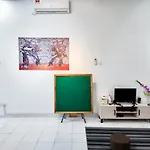 Johor Jaya -- Ktv & Swimming Pool & Mahjong #5Br2B 15Pax