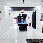 Johor Jaya -- Ktv & Swimming Pool & Mahjong #5Br2B 15Pax