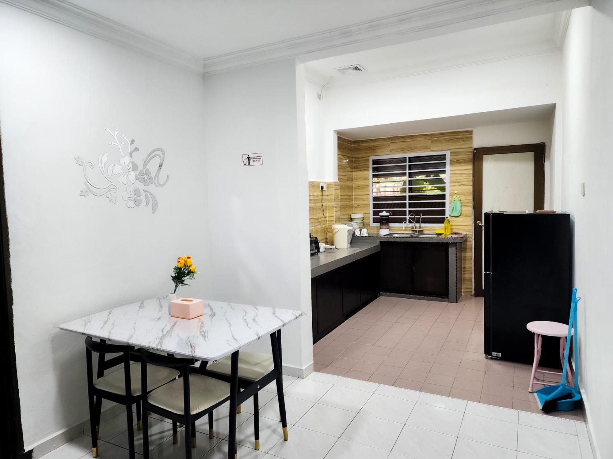 Holiday home Johor Jaya -- Ktv & Swimming Pool & Mahjong #5br2b 15pax *
