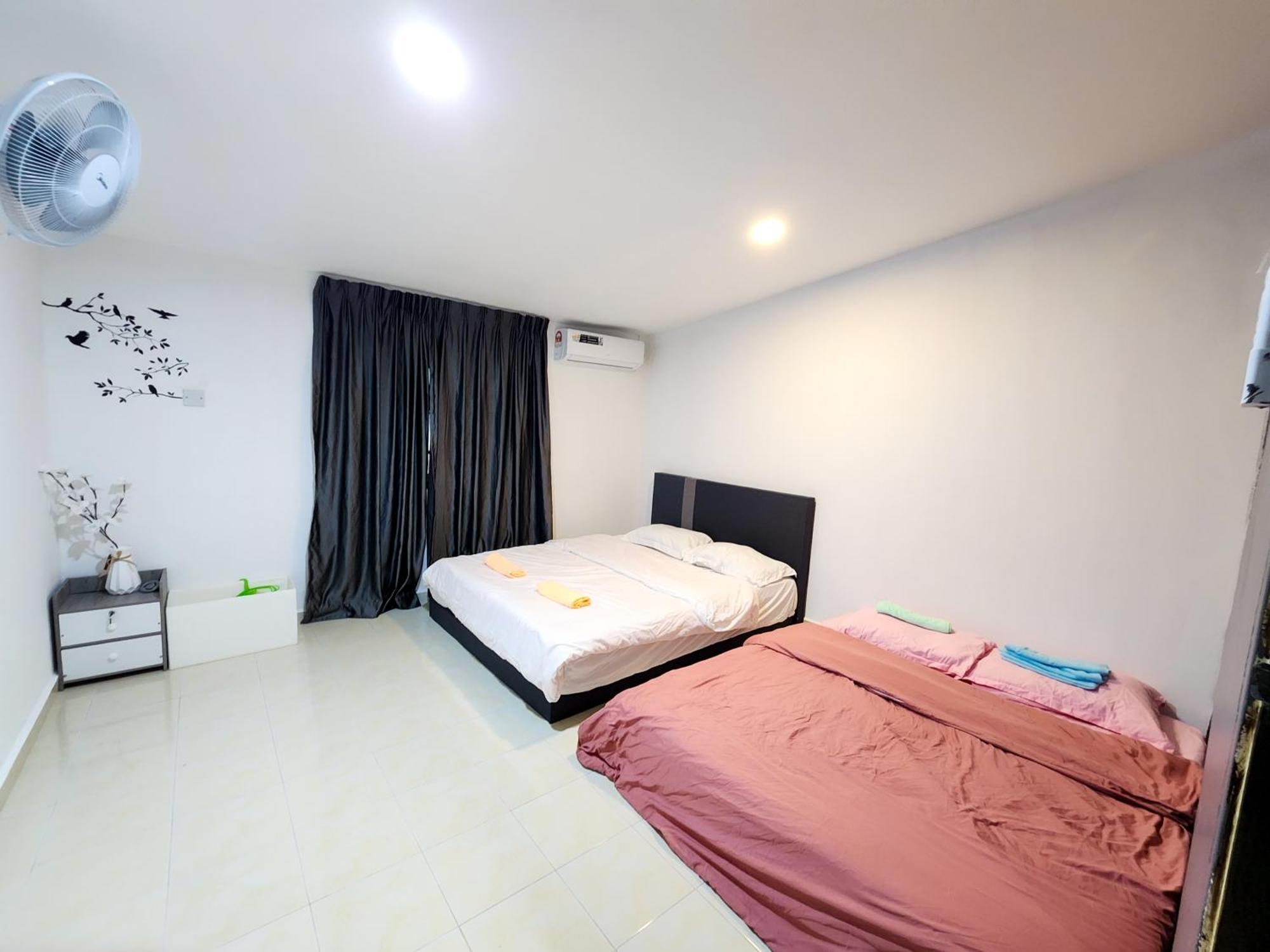 Johor Jaya -- Ktv & Swimming Pool & Mahjong #5br2b 15pax Johor Bahru