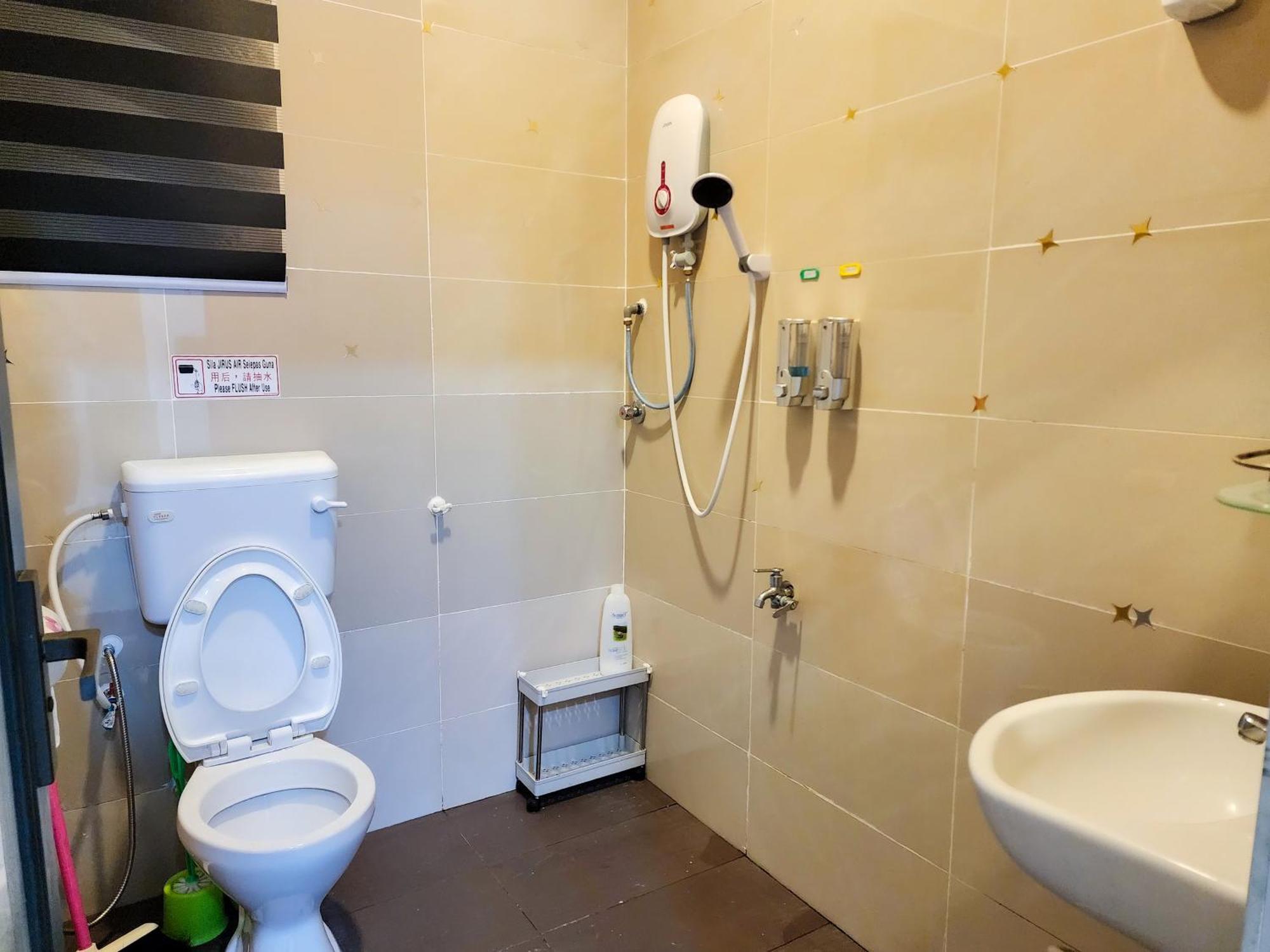 Rumah liburan Johor Jaya -- Ktv & Swimming Pool & Mahjong #5br2b 15pax Johor Bahru